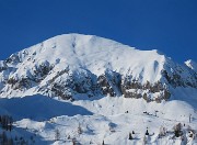 Sulle nevi di San Simone (1700 m) e Baita del Camoscio (1750 m) splende il sole -17febb25- FOTOGALLERY